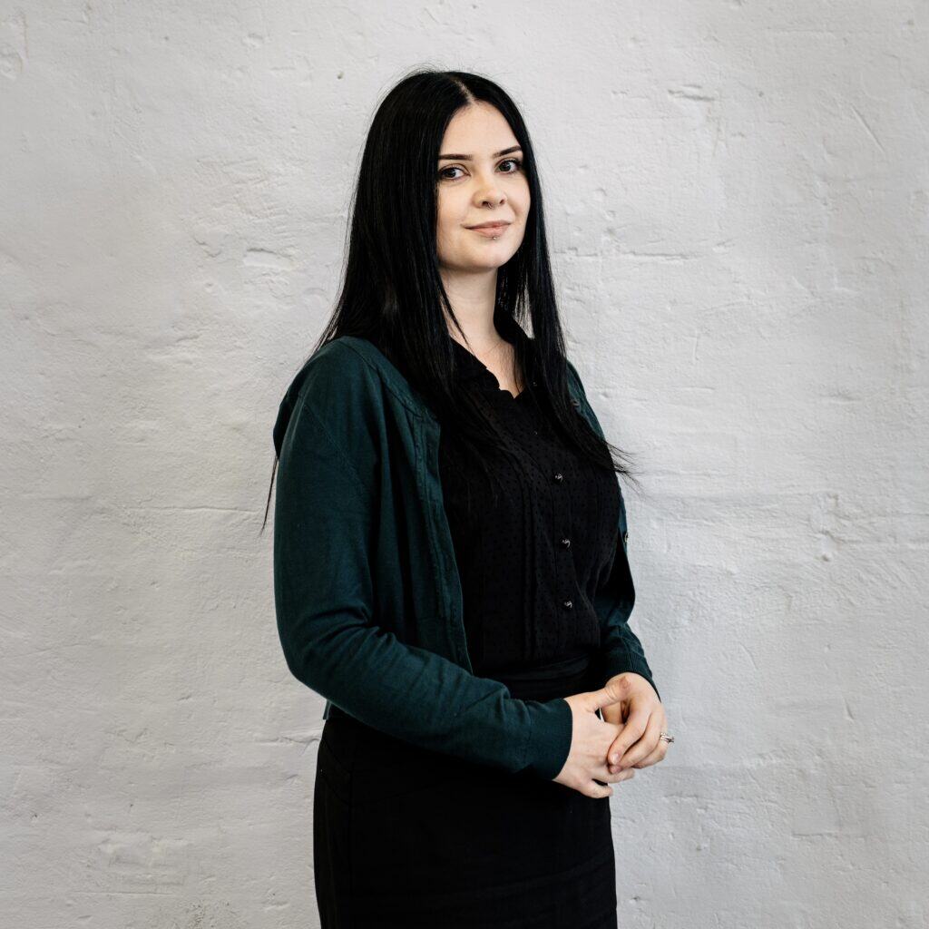 Claire Keeley Lawyers, Perth: Portrait of a solicitor specializing in family and commercial law, estate planning, wills, and probate.